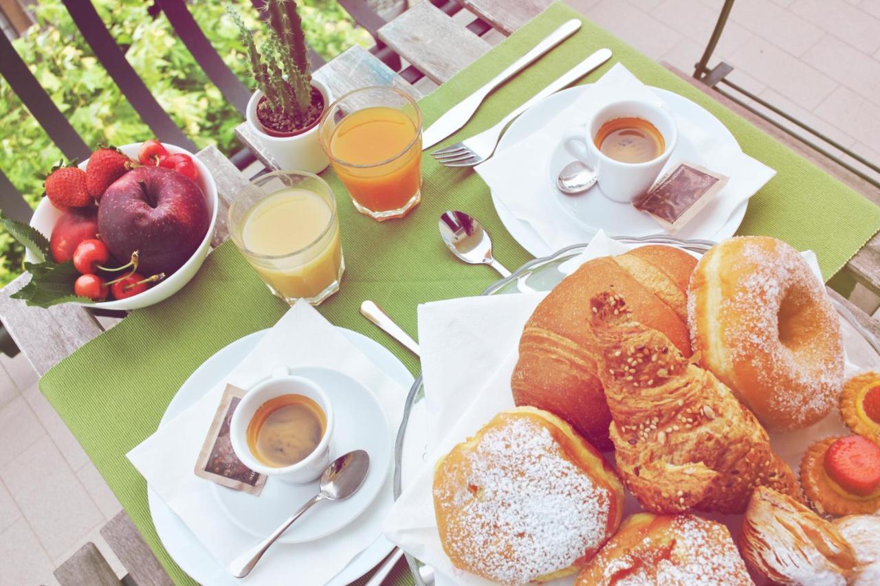 Hotel Aria Di Mare - Bed & Brunch In Centro A Riccione Luaran gambar