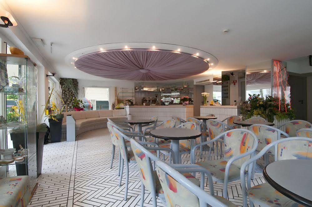 Hotel Aria Di Mare - Bed & Brunch In Centro A Riccione Luaran gambar