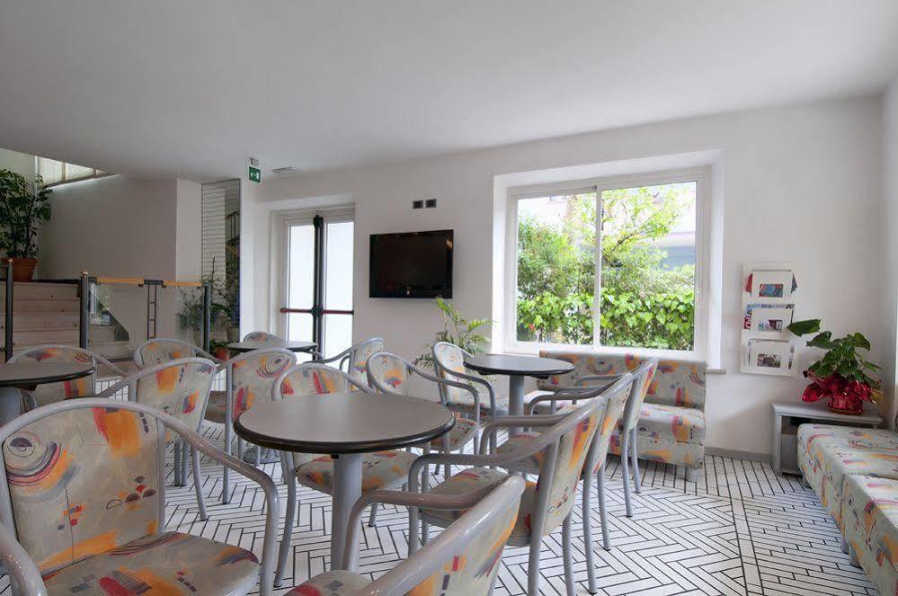 Hotel Aria Di Mare - Bed & Brunch In Centro A Riccione Luaran gambar