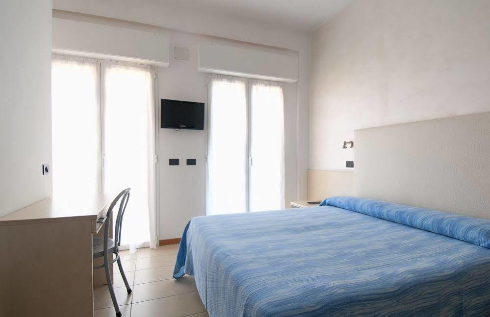 Hotel Aria Di Mare - Bed & Brunch In Centro A Riccione Luaran gambar
