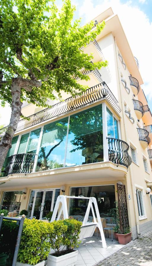 Hotel Aria Di Mare - Bed & Brunch In Centro A Riccione Luaran gambar