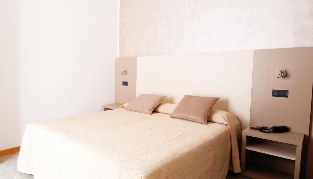 Hotel Aria Di Mare - Bed & Brunch In Centro A Riccione Luaran gambar